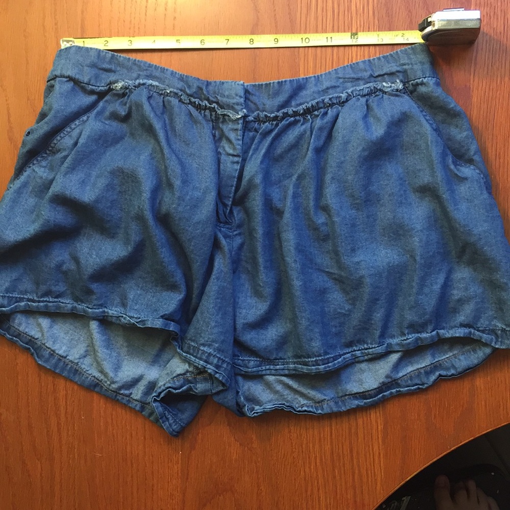 MaxStudio Cloth Shorts Size 8